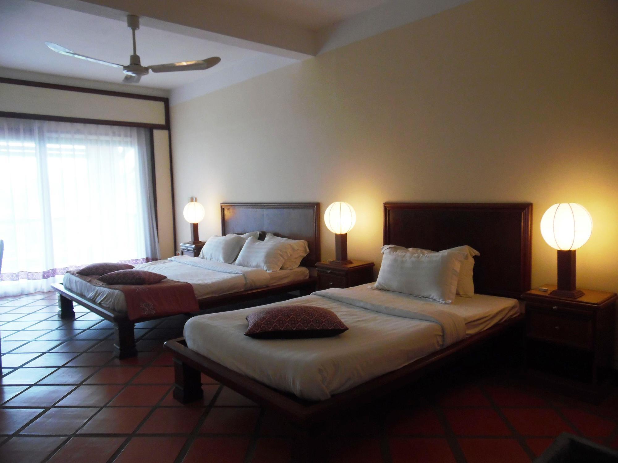 The Harbor Lights Palace Sihanoukville Bagian luar foto