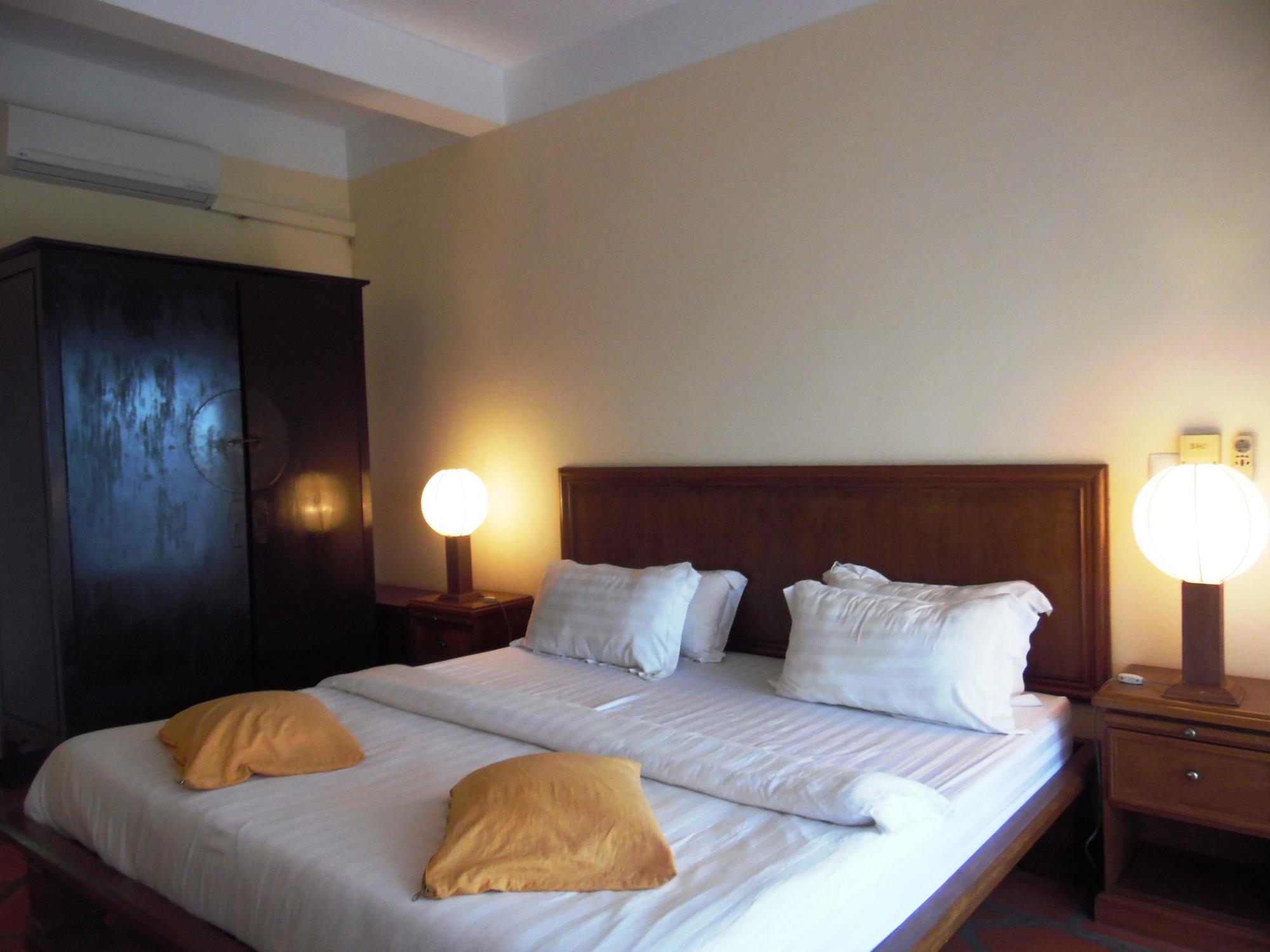 The Harbor Lights Palace Sihanoukville Bagian luar foto