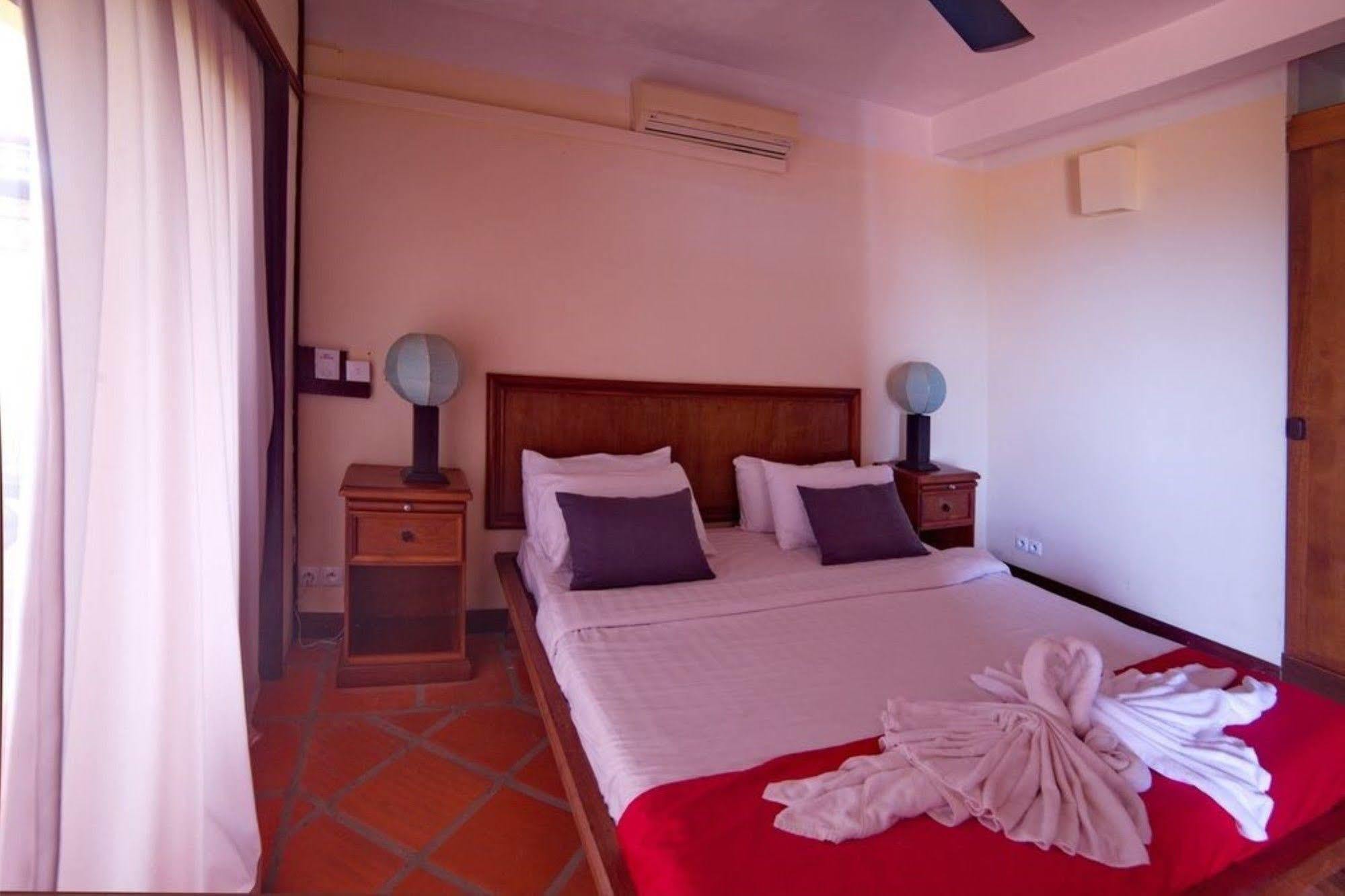 The Harbor Lights Palace Sihanoukville Bagian luar foto